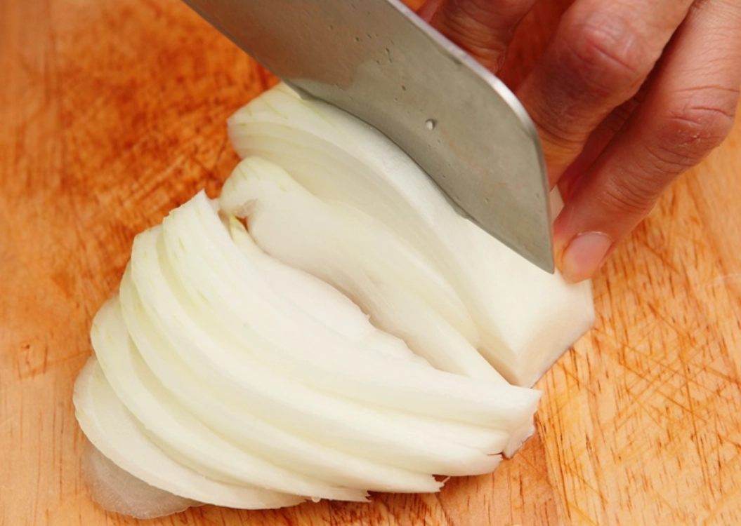 洋蔥切絲技巧 洋蔥切絲技巧