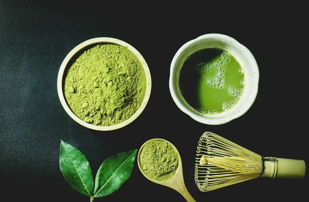 抹茶粉怎麼泡才好喝？十年經驗茶師教你避開苦澀泡出完美抹茶