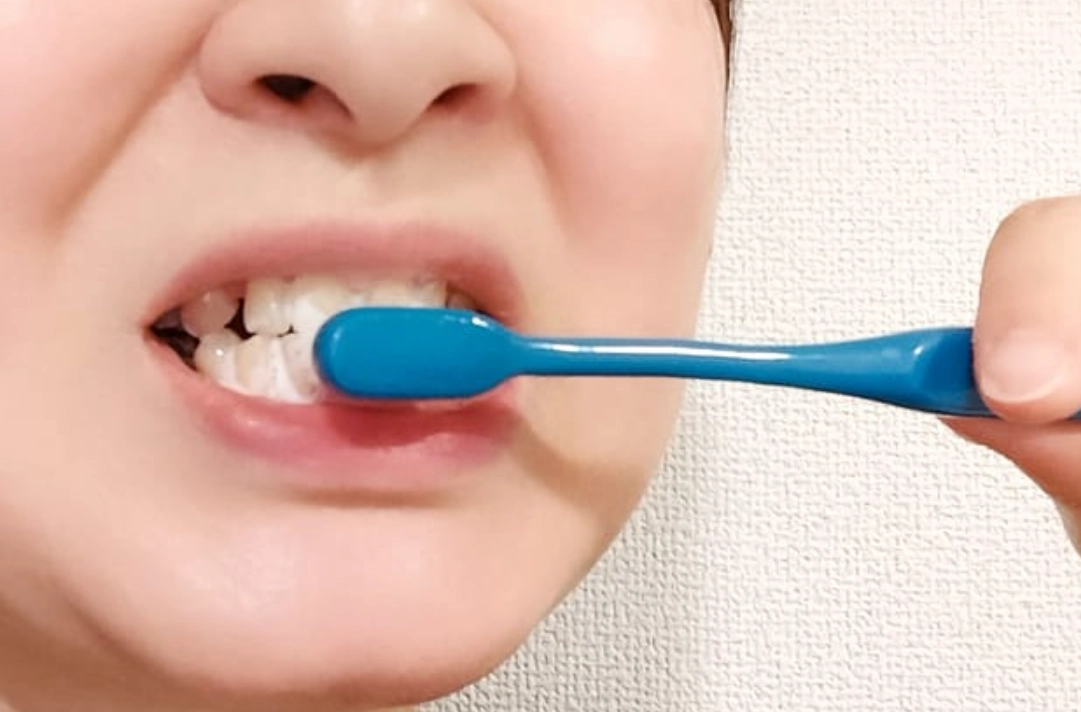 刷牙牙齒酸 刷牙牙齒酸