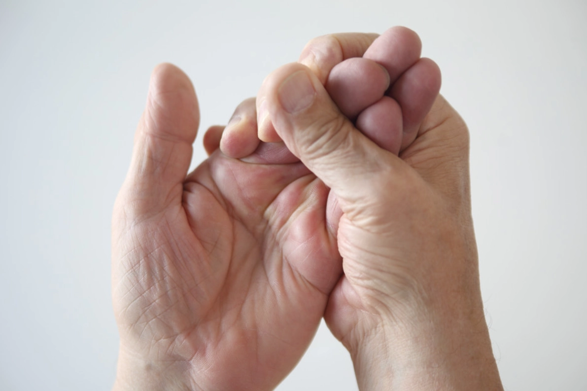 手麻看哪科 手麻看哪科