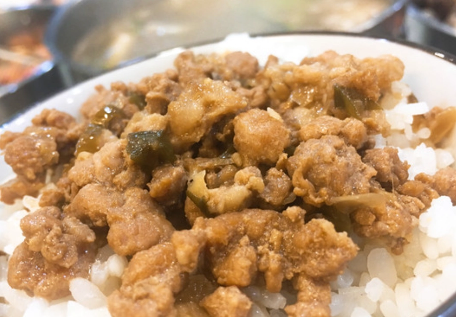 台灣瘦肉燥飯