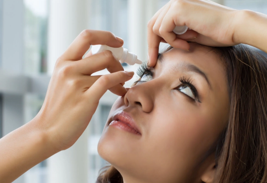 正確點眼藥水方法