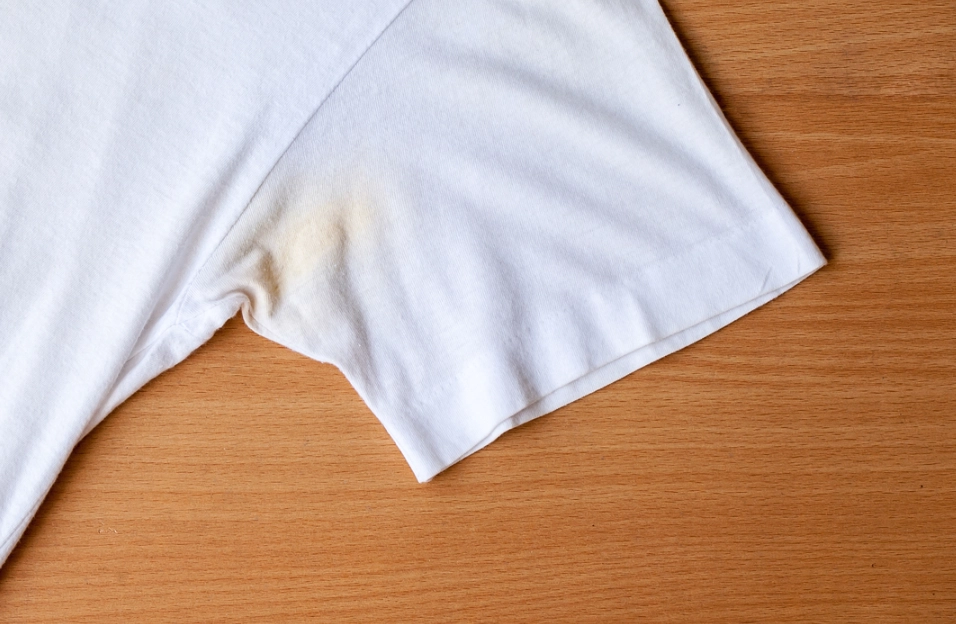 白色衣服變黃清洗