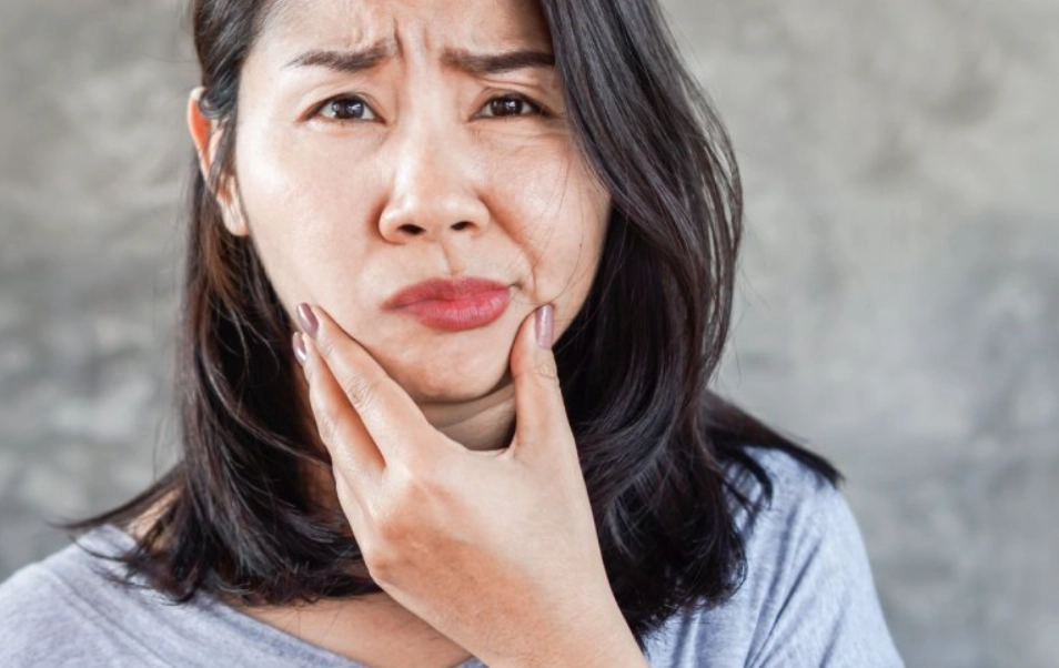 顏面神經麻痺原因