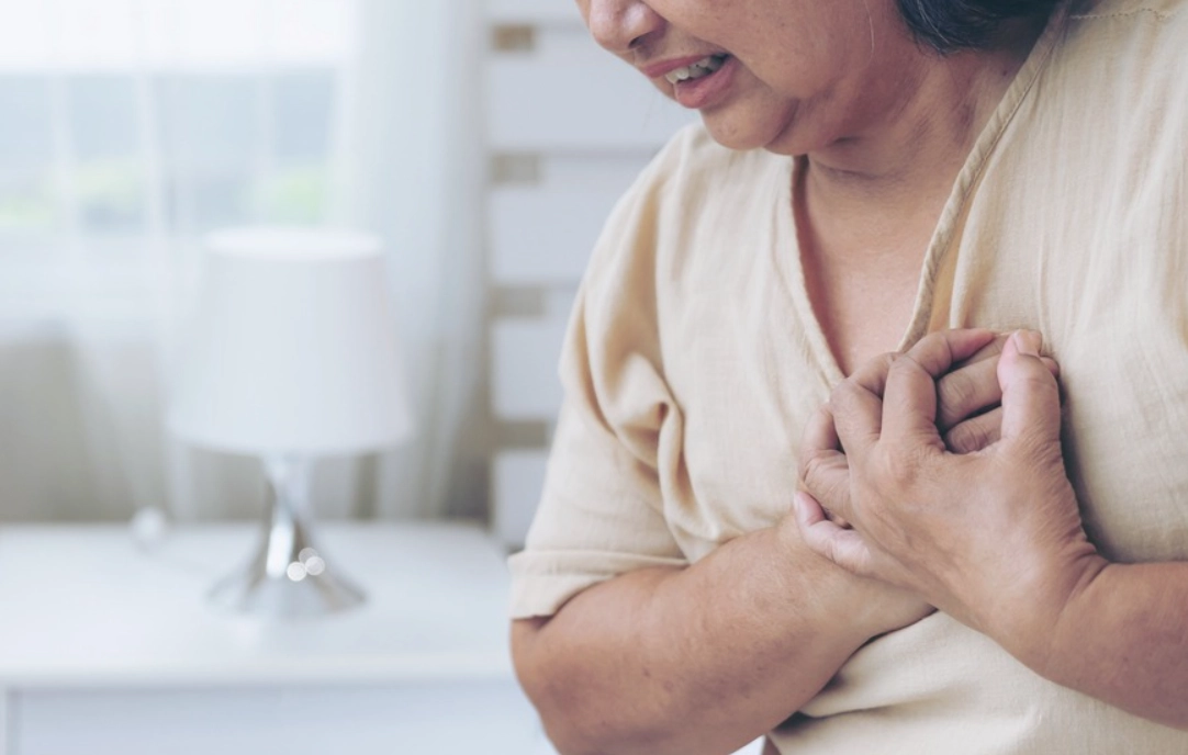 胸悶 心悸 原因