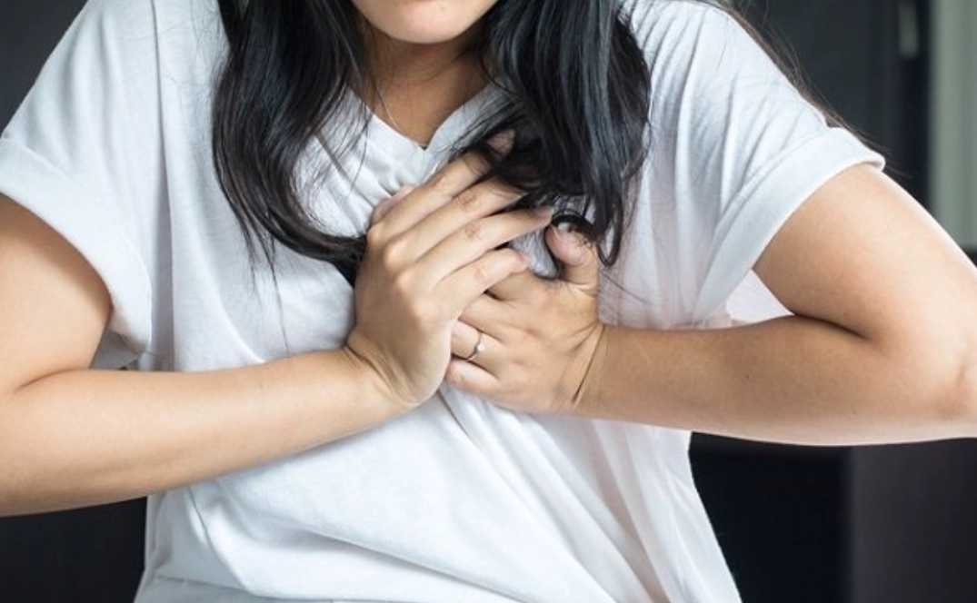 胸悶 心悸 原因