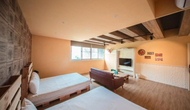 高雄火車站附近民宿